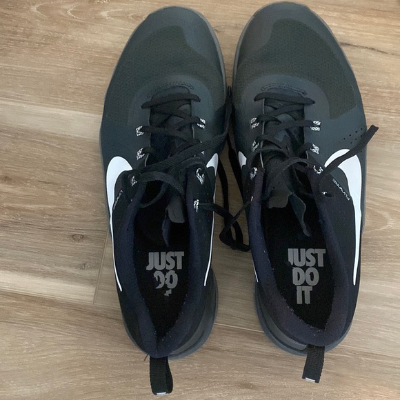 Nike flyware shoes - Picture 1 of 5